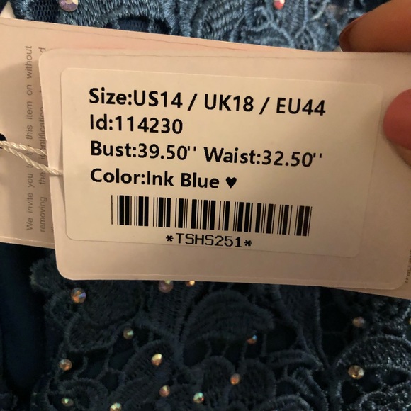 Formal gown - Picture 5 of 5